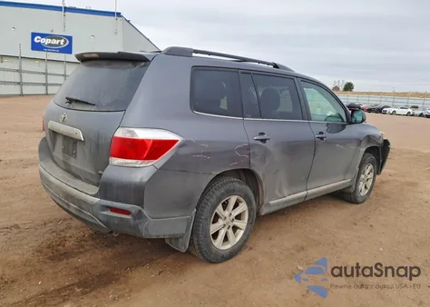 2011 Toyota Highlander Base z USA, uszkodzony, nr VIN 5TDBK3EH1BS060615